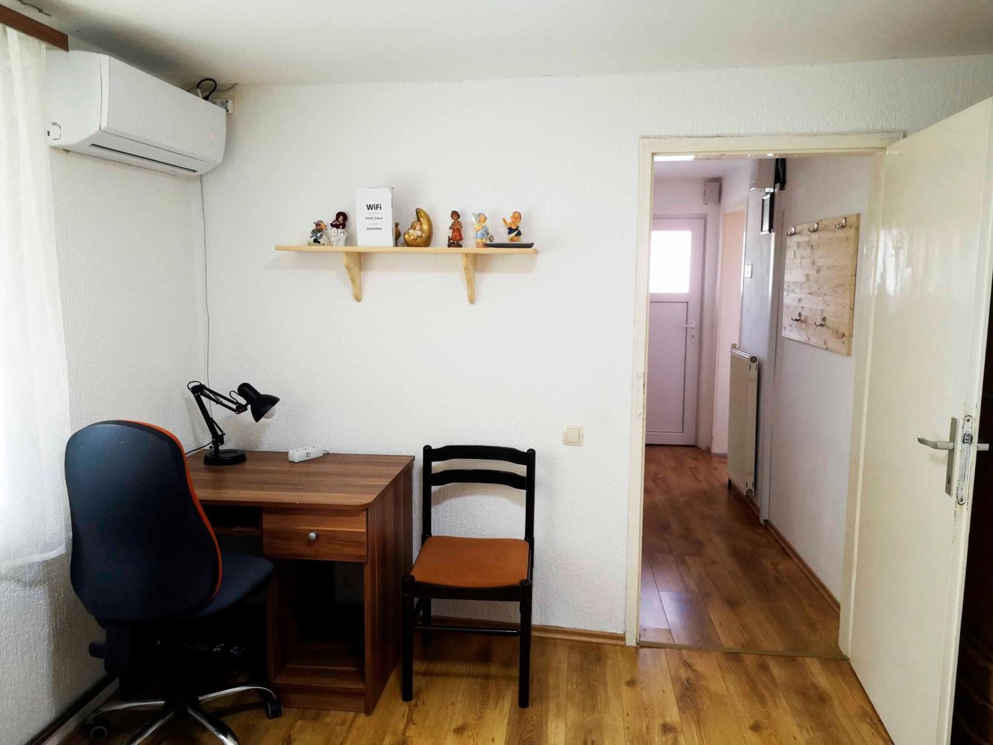Small House In Цельє Екстер'єр фото