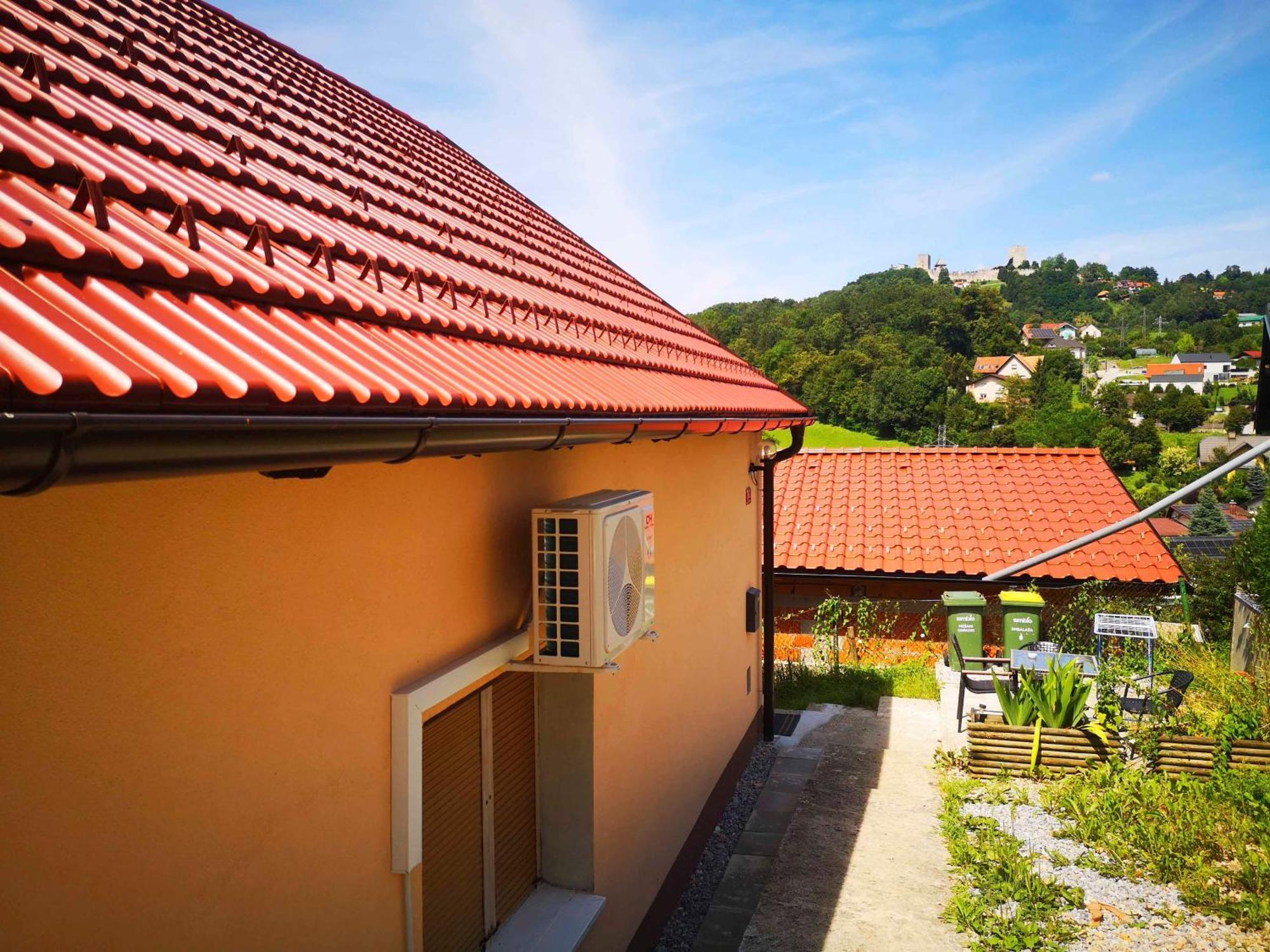 Small House In Цельє Екстер'єр фото