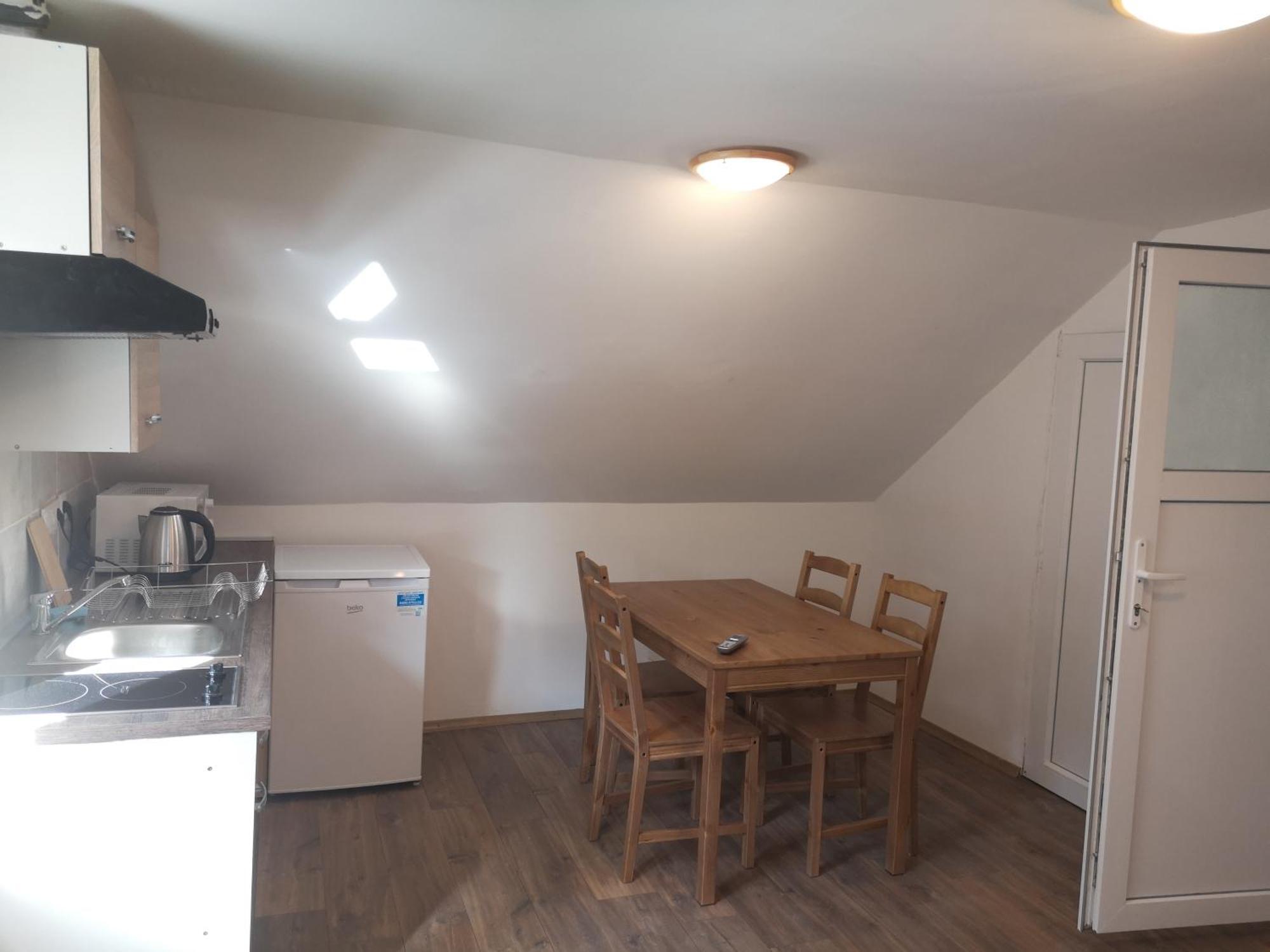 Small House In Цельє Номер фото